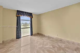 20400 W Country Club Dr, Aventura, FL 33180 - Photo 14