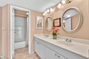 20400 W Country Club Dr, Aventura, FL 33180 - Photo 12