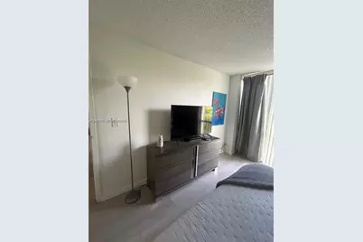 16909 N Bay Rd #512, Sunny Isles Beach, FL 33160 - Photo 2