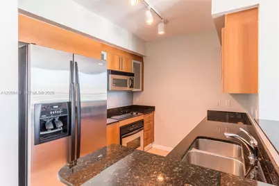 335 Biscayne Blvd #3904, Miami, FL 33131 - Photo 6