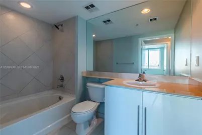 335 Biscayne Blvd #3904, Miami, FL 33131 - Photo 8