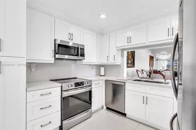 359 Fairway Cir #59, Weston, FL 33326 - Photo 8