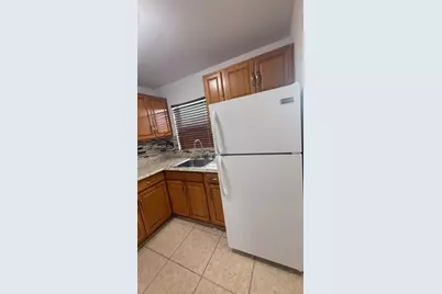 9641 Sunrise Lakes Blvd #305, Sunrise, FL 33322 - Photo 10