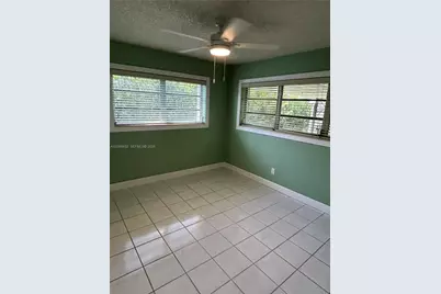 5372 W 4th Ln, Hialeah, FL 33012 - Photo 26