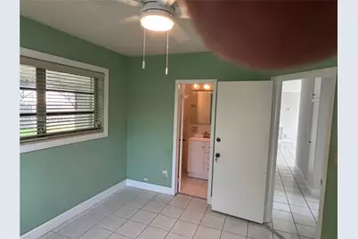 5372 W 4th Ln, Hialeah, FL 33012 - Photo 16