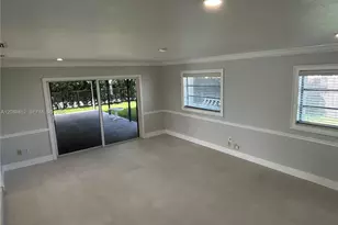 5372 W 4th Ln, Hialeah, FL 33012 - Photo 12