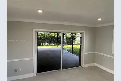 5372 W 4th Ln, Hialeah, FL 33012 - Photo 14