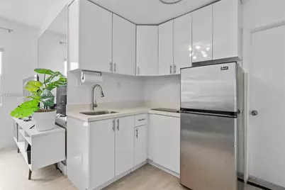 335 Ocean Dr #106, Miami Beach, FL 33139 - Photo 4