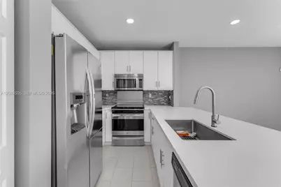 967 NE 42nd Ave, Homestead, FL 33033 - Photo 2