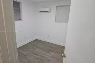784 NW 100th St, Miami, FL 33150 - Photo 2