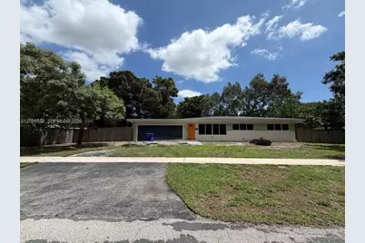 252 SW 61st Ave, Plantation, FL 33317 - Photo 1