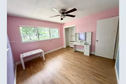 252 SW 61st Ave, Plantation, FL 33317 - Photo 14