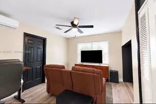 7551 Polk St, Hollywood, FL 33024 - Photo 14