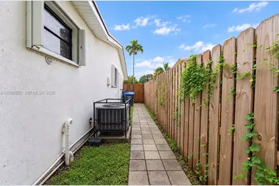 7551 Polk St, Hollywood, FL 33024 - Photo 18