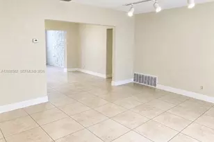 320 NW 93rd Terrace, Pembroke Pines, FL 33024 - Photo 4
