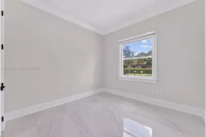 14940 NW 89th Ave, Miami Lakes, FL 33018 - Photo 12