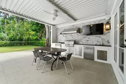 5851 SW 77th Ter, South Miami, FL 33143 - Photo 10