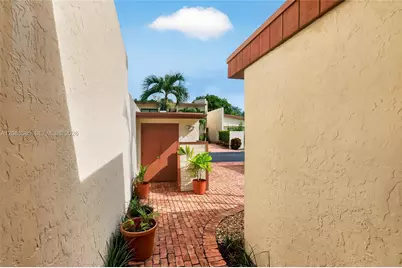 10656 SW 76th Ter, Miami, FL 33173 - Photo 34
