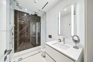 300 Biscayne Blvd Way, Miami, FL 33131 - Photo 18