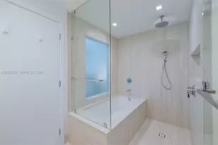 2411 Laguna Cir, North Miami, FL 33181 - Photo 42