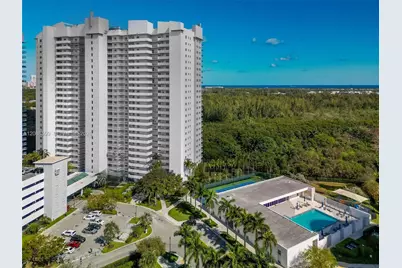 14951 Royal Oaks Ln #701, North Miami, FL 33181 - Photo 32