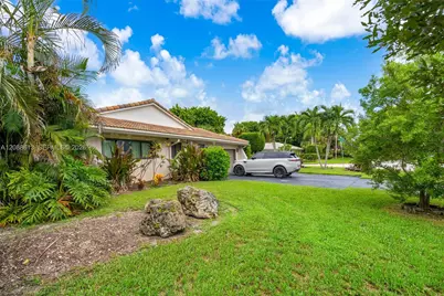 9900 NW 14th Ct, Coral Springs, FL 33071 - Photo 4