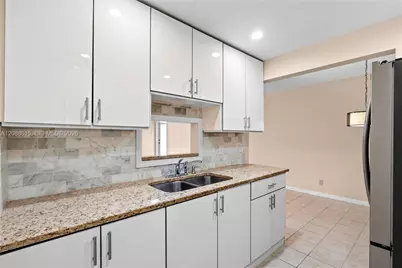 960 Crystal Lake Dr #112, Deerfield Beach, FL 33064 - Photo 22