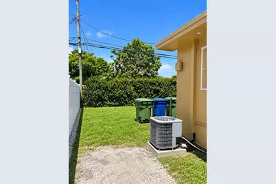 412 SW 10th St #n, Hallandale Beach, FL 33009 - Photo 16