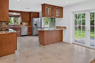 9875 SW 83rd St, Miami, FL 33173 - Photo 4