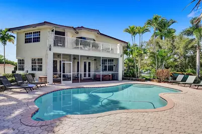 12140 SW 3rd St, Plantation, FL 33325 - Photo 2