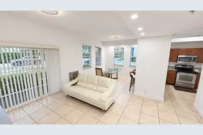 11401 NW 89th St #111, Doral, FL 33178 - Photo 14