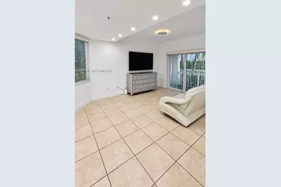 11401 NW 89th St #111, Doral, FL 33178 - Photo 18