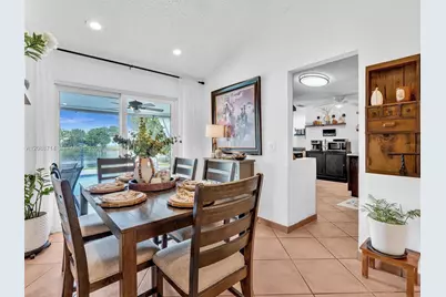 8500 NW 7th St, Pembroke Pines, FL 33024 - Photo 10
