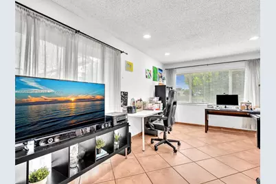 8500 NW 7th St, Pembroke Pines, FL 33024 - Photo 16