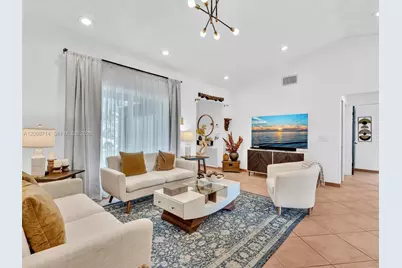 8500 NW 7th St, Pembroke Pines, FL 33024 - Photo 8