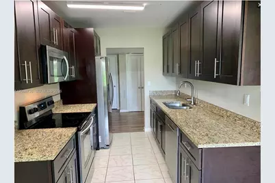 6105 Royal Poinciana Ln, Tamarac, FL 33319 - Photo 6