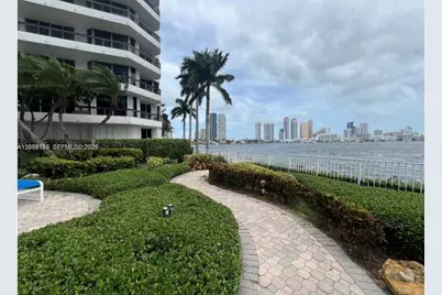 3600 Mystic Pointe Dr #604, Aventura, FL 33180 - Photo 12