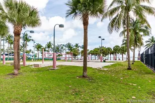 1717 N Bayshore Dr, Miami, FL 33132 - Photo 22
