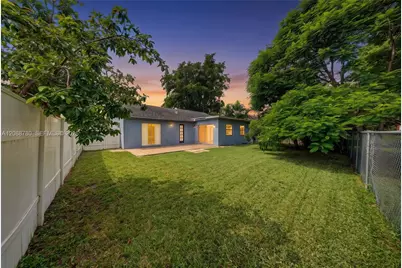 8405 SW 19th St, North Lauderdale, FL 33068 - Photo 16