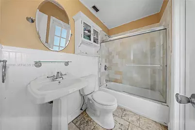 8405 SW 19th St, North Lauderdale, FL 33068 - Photo 10