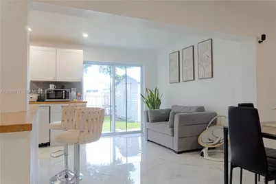 8481 NW 11th St, Pembroke Pines, FL 33024 - Photo 14