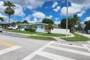 9301 SW 54th St, Miami, FL 33165 - Photo 2