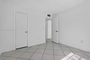 9360 Fontainebleau Blvd, Miami, FL 33172 - Photo 18
