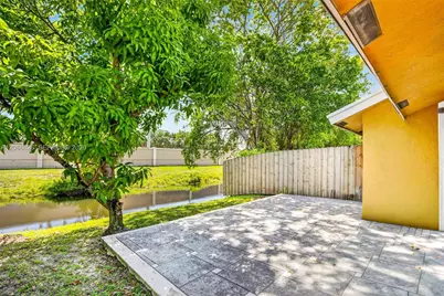 7424 SW 14th Pl, North Lauderdale, FL 33068 - Photo 34