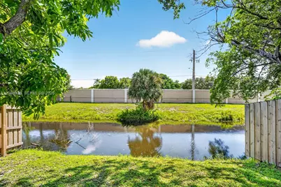 7424 SW 14th Pl, North Lauderdale, FL 33068 - Photo 38