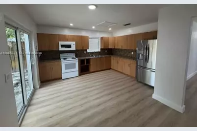 955 E 1st St #0, Hialeah, FL 33010 - Photo 10