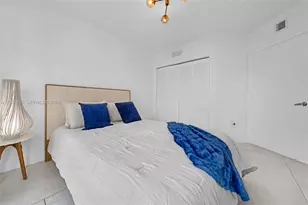 41 SE 5th St, Miami, FL 33131 - Photo 12