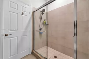 3573 W 106th Terrace, Hialeah, FL 33018 - Photo 18