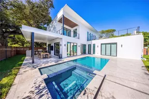 300 NE 48th St, Miami, FL 33137 - Photo 1