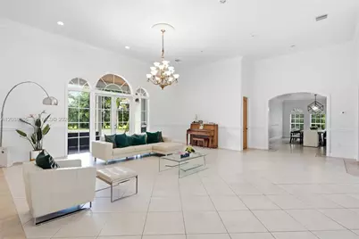 17920 SW 154th St, Miami, FL 33187 - Photo 8